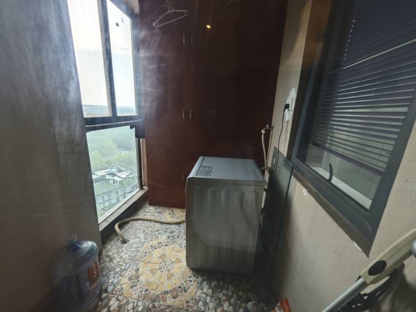 绵阳奥林春天一期，2室2厅1卫，88.00㎡，普装，售价68.00万 绵阳二手房