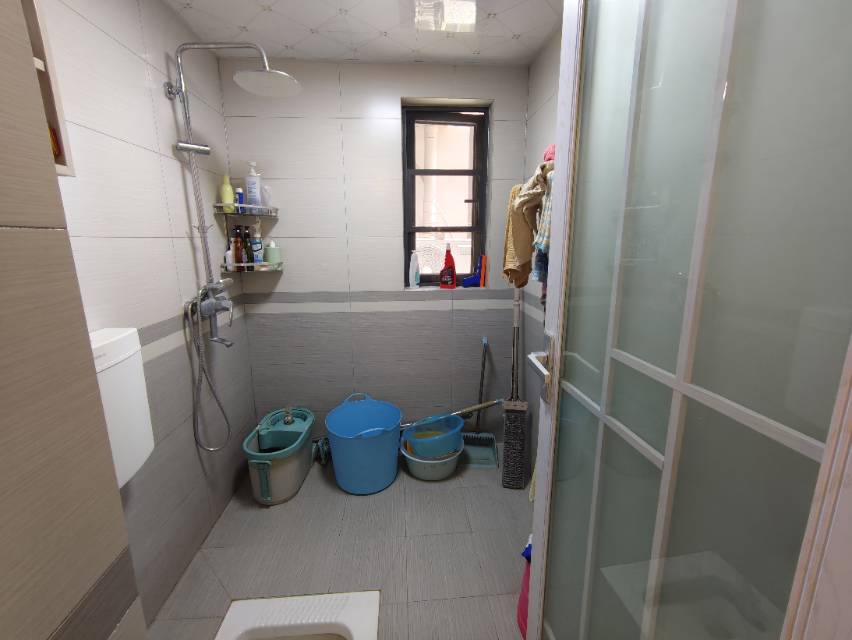 绵阳海赋二期住家精装修关门卖证件满两年价格可以谈 绵阳二手房