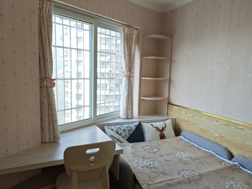绵阳东方华尔街，2室2厅1卫，85㎡，租金1500.00元/月 绵阳租房