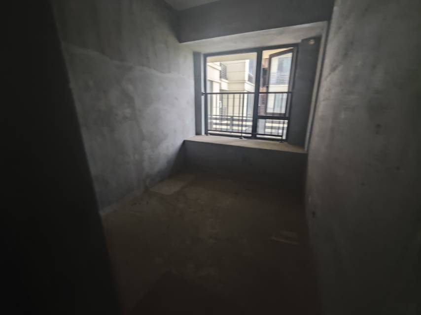 绵阳世茂云锦一期，3室2厅1卫，88.00㎡，毛坯，售价66万 绵阳二手房