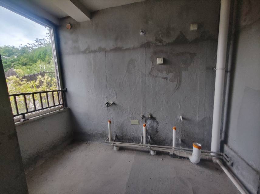 绵阳溪涪和院，4室2厅2卫，170㎡，毛坯，售价140万 绵阳二手房