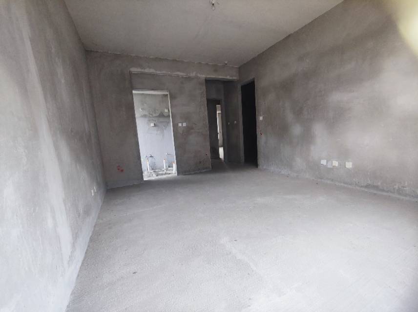 绵阳溪涪和院，4室2厅2卫，170㎡，毛坯，售价140万 绵阳二手房