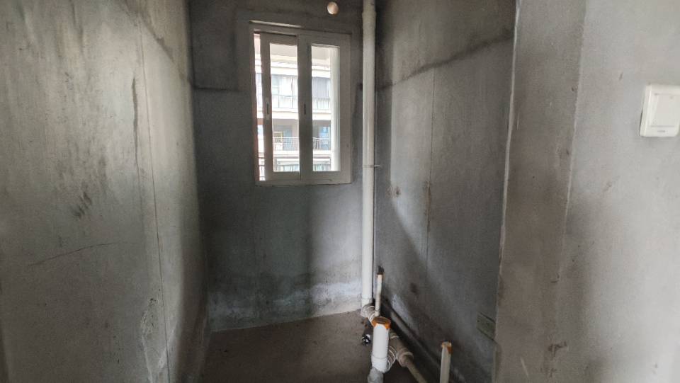 绵阳溪涪和院，3室2厅2卫，132.6㎡，毛坯，售价118万 绵阳二手房