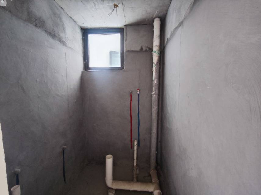 绵阳人工湖旁.次新小区.单价5千多.清水套四 绵阳二手房