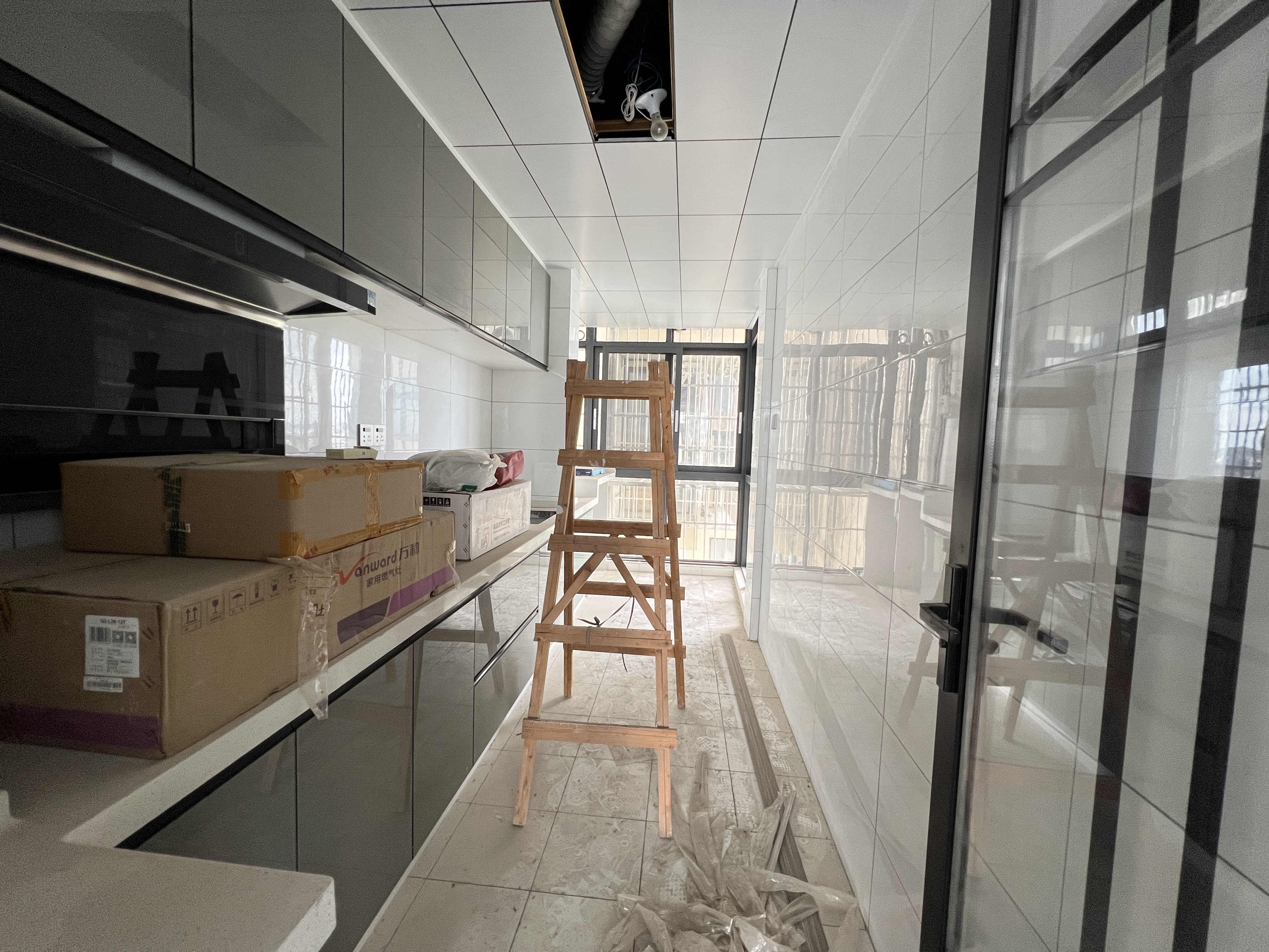 绵阳三江启航学校 万达旁金和天府打三房双卫 精装空房带地暖 可变茶室功能房 绵阳二手房