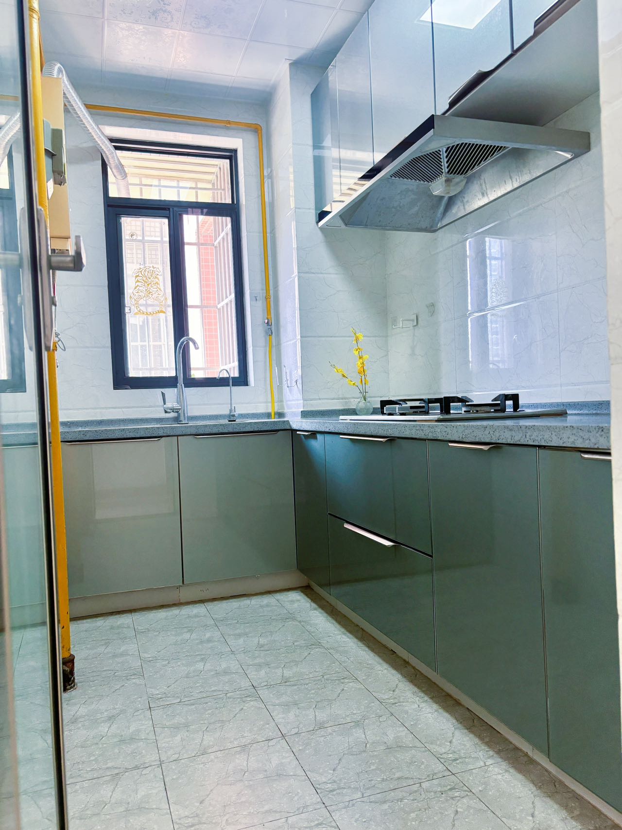 绵阳瑞阳首座，2室2厅1卫，80.00㎡，精装，租金2200元/月 绵阳租房